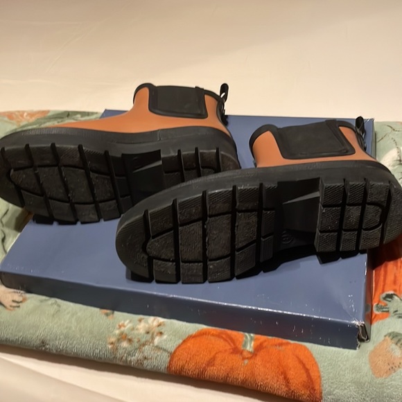 Waterproof Kaden Boots - Picture 2 of 3